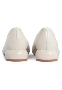 Kazar VALENCIA - Pumps - Off White -Kazar Schuhe Geschaft 27b0cddd319f4c169bf1a8cc67b72d91