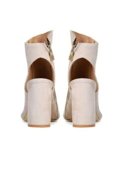 Kazar IMANI - SUEDE BOOTIES ON A WIDE HEEL WITH AN OPEN TOE - High Heel Sandalette - Beige -Kazar Schuhe Geschaft 5ad1436b60ca44c382eb327d4a11352b