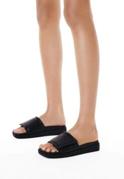 Kazar Studio BRIGIT - Pantolette Flach - Black